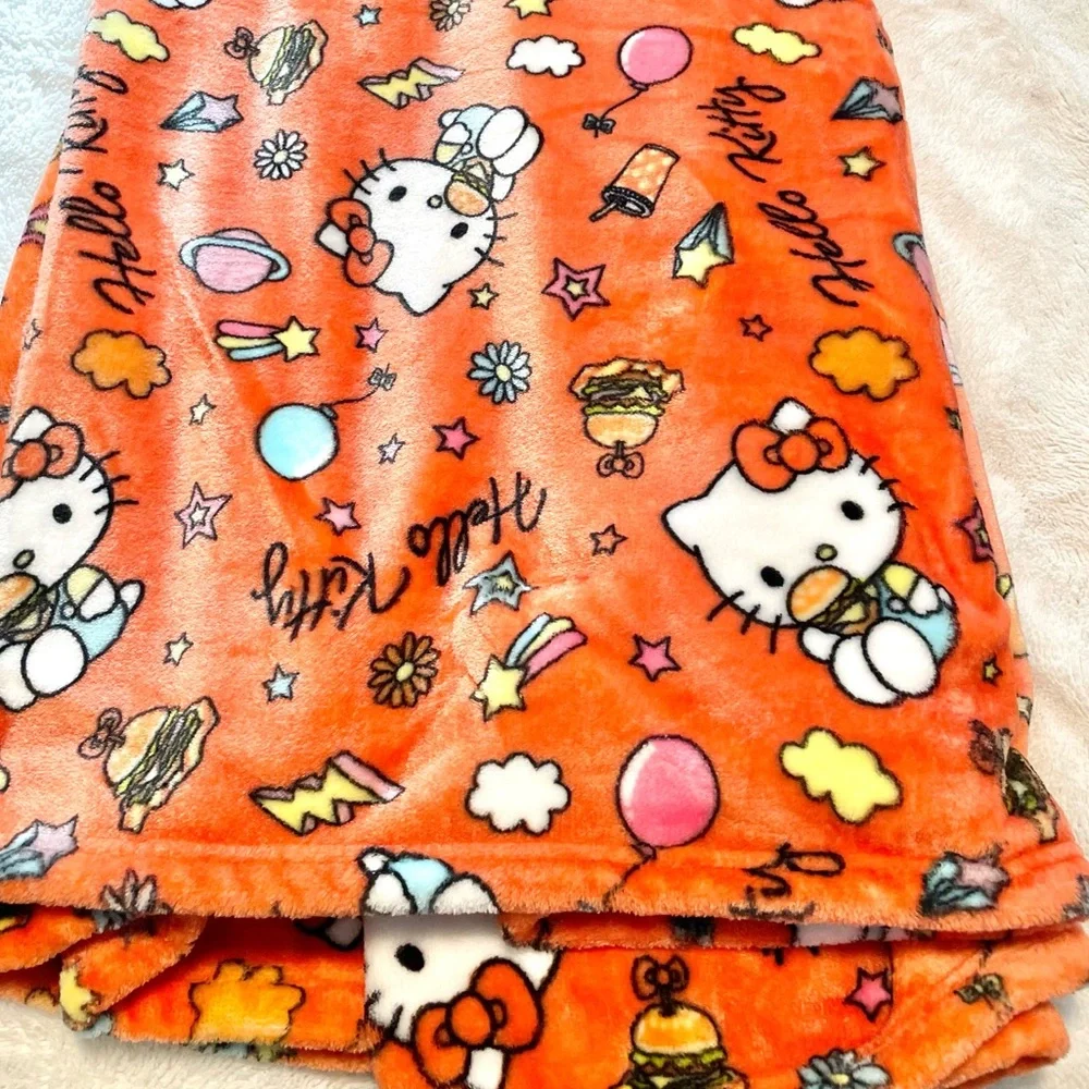 NWT Hello Kitty Plush Throw Blanket